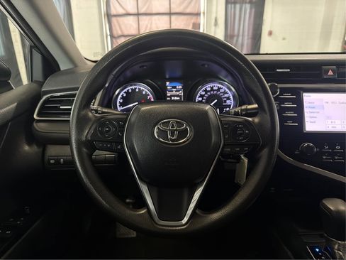 Used 2019 Toyota Camry LE FWD image 21