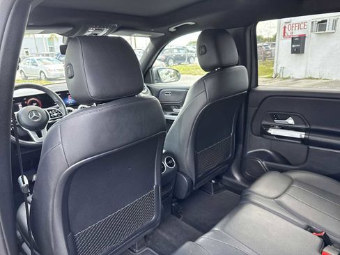 Used 2022 Mercedes-Benz GLB 250 image 21