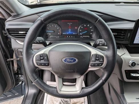 Certified 2023 Ford Explorer XLT w/ Class IV Trailer Tow Package AWD/4WD image 9