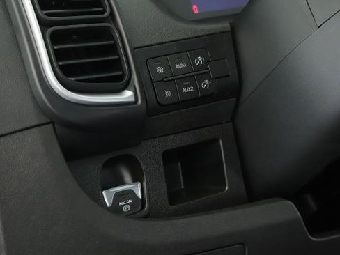 New 2024 RAM ProMaster 2500 w/ Quick Order Package 22G SLT image 7