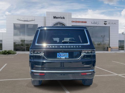 Used 2022 Jeep Grand Wagoneer Series I w/ Flexible Seating Group AWD/4WD image 7