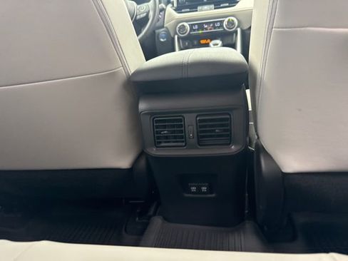 Used 2021 Toyota RAV4 XLE Premium image 37