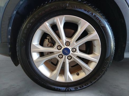 Used 2018 Ford Escape SE w/ SE Sync 3 Package FWD image 14