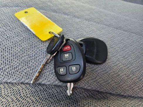 Used 2011 Chevrolet Express 3500 LS image 35