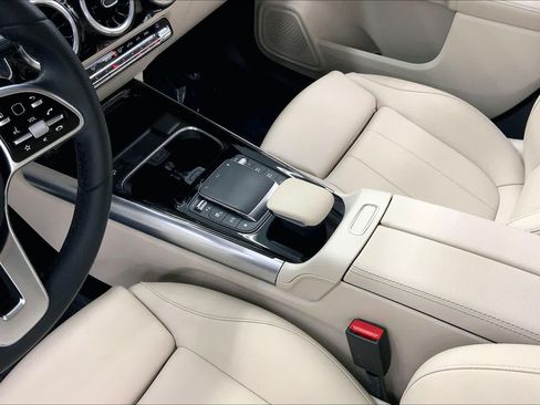 Certified 2022 Mercedes-Benz GLA 250 image 26