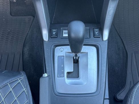 Used 2017 Subaru Forester 2.5i Premium w/ All-Weather Package image 12