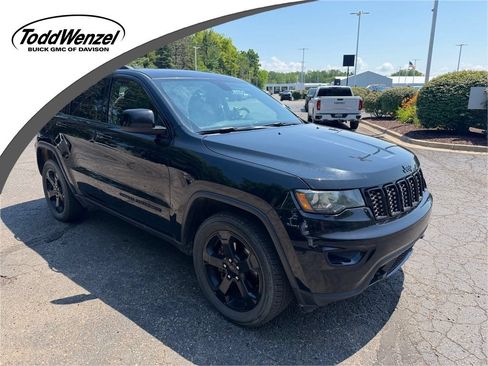 Used 2019 Jeep Grand Cherokee Laredo AWD/4WD image 1