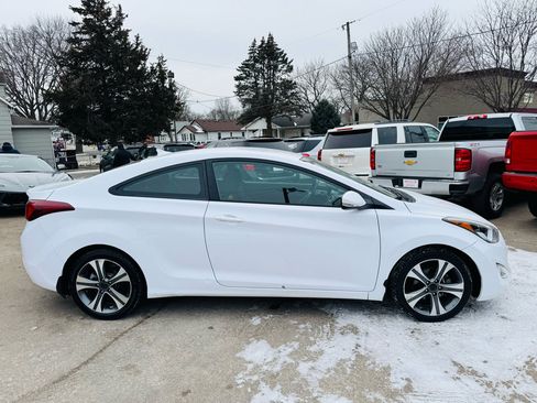 Used 2014 Hyundai Elantra image 2
