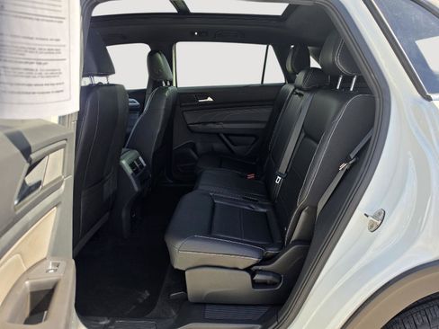 Used 2022 Volkswagen Atlas Cross Sport SE image 13