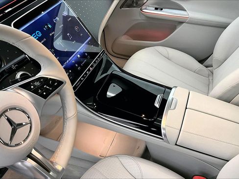 Used 2026 Mercedes-Benz EQE 320+ SUV image 14