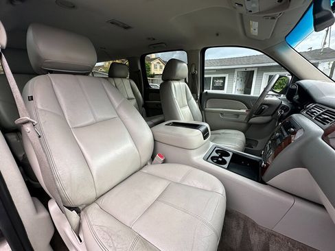 Used 2012 Chevrolet Suburban LT w/ Luxury Package image 13