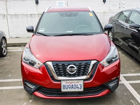 Used 2020 Nissan Kicks SR w/ SR Premium Package image 2