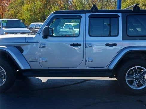 Used 2018 Jeep Wrangler Unlimited Sahara AWD/4WD image 44