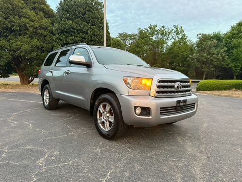 Used 2008 Toyota Sequoia Limited RWD image 2