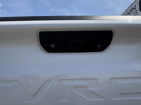Used 2019 Chevrolet Silverado 1500 LTZ w/ Z71 Off-Road Package AWD/4WD image 34