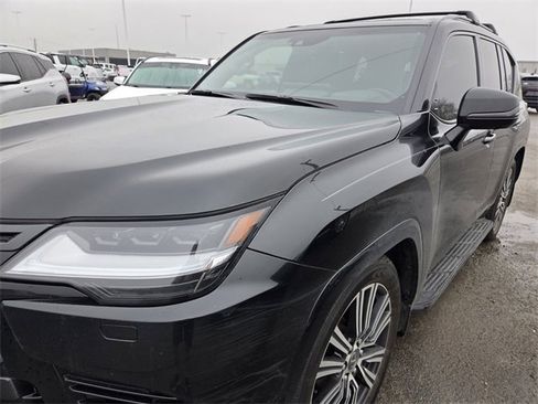 Used 2024 Lexus LX 600 4WD w/ Appearance Package image 10