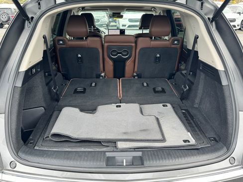 Used 2023 Acura MDX SH-AWD w/ Technology Package image 16