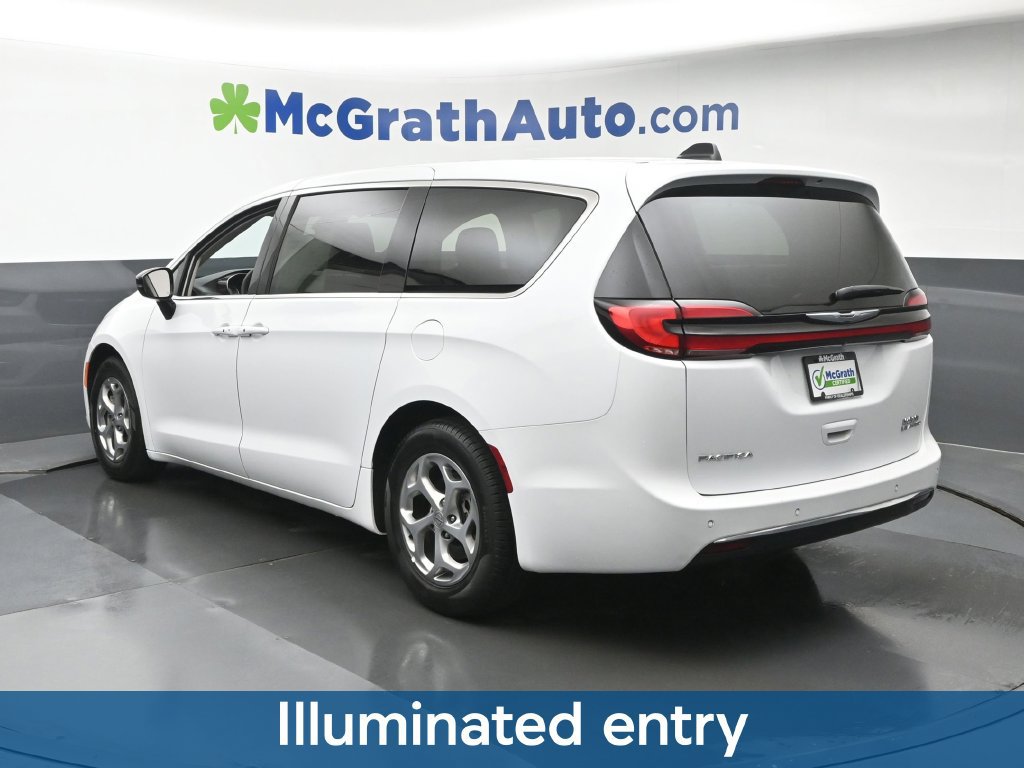 Used 2024 Chrysler Pacifica Limited FWD image 26