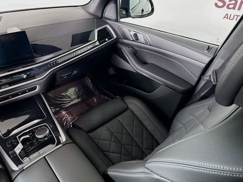 Used 2024 BMW X5 xDrive40i w/ M Sport Package image 25