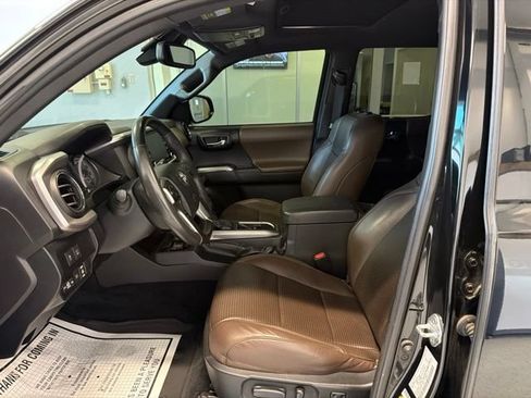 Used 2021 Toyota Tacoma Limited AWD/4WD image 11