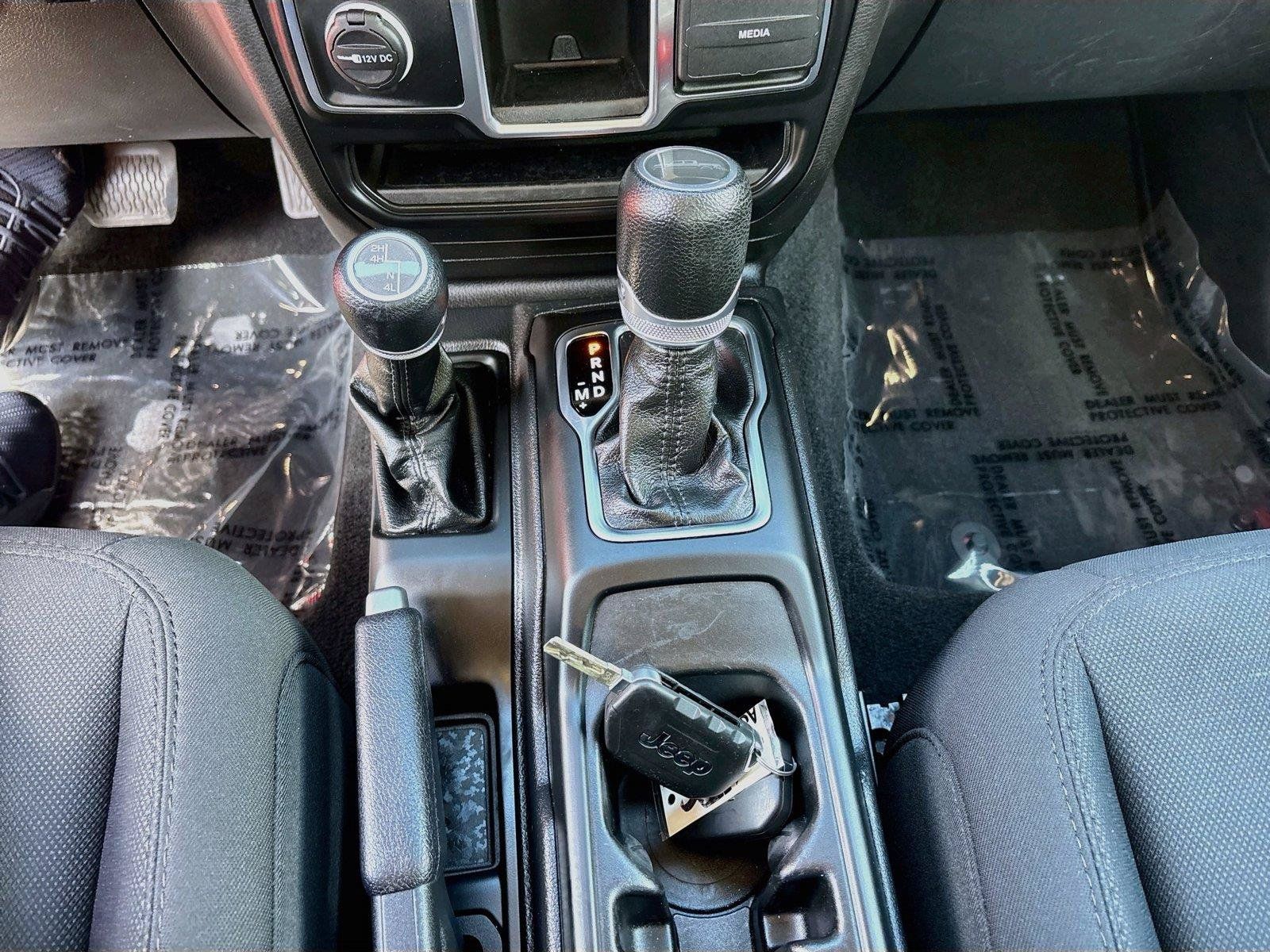 Used 2023 Jeep Gladiator Sport AWD/4WD image 11