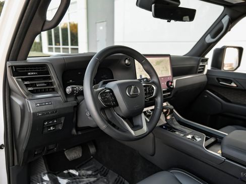 Used 2025 Lexus GX 550 image 23