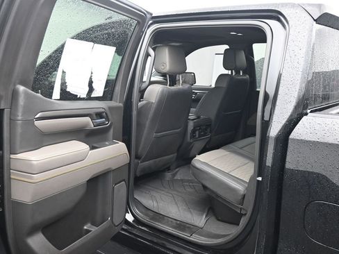 Used 2023 Chevrolet Silverado 1500 ZR2 w/ Technology Package image 27