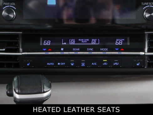 Used 2021 Toyota Sienna XLE image 20