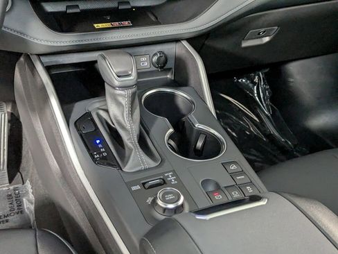 Certified 2025 Toyota Highlander XSE AWD/4WD image 27