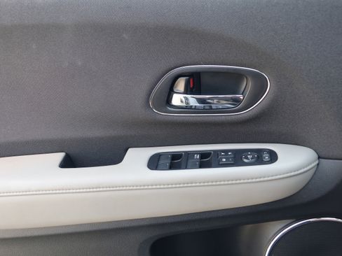 Used 2019 Honda HR-V EX image 12