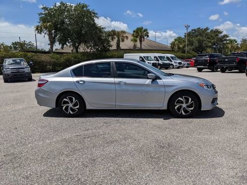 Used 2017 Honda Accord LX image 2