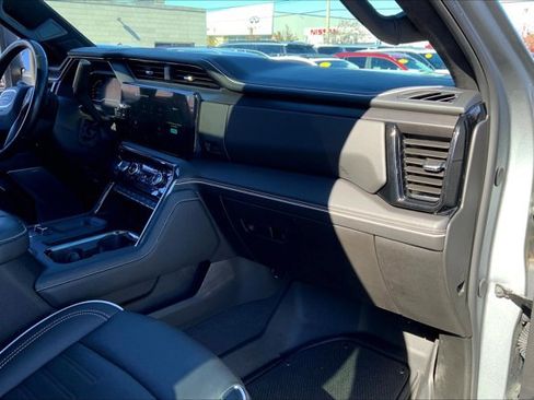 Used 2024 GMC Sierra 2500 AT4X image 16