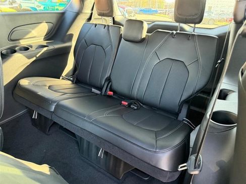 New 2026 Chrysler Pacifica Select w/ S Appearance Package image 9