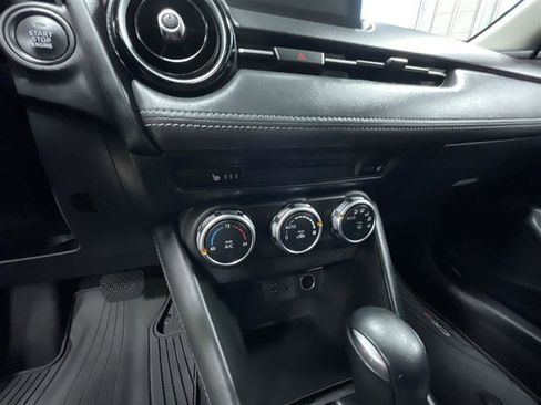 Used 2019 MAZDA CX-3 Touring image 17