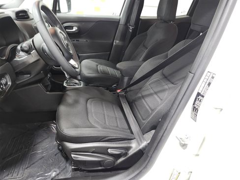 Used 2018 Jeep Renegade Latitude image 19