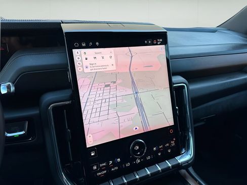 Used 2025 GMC Yukon Denali image 23