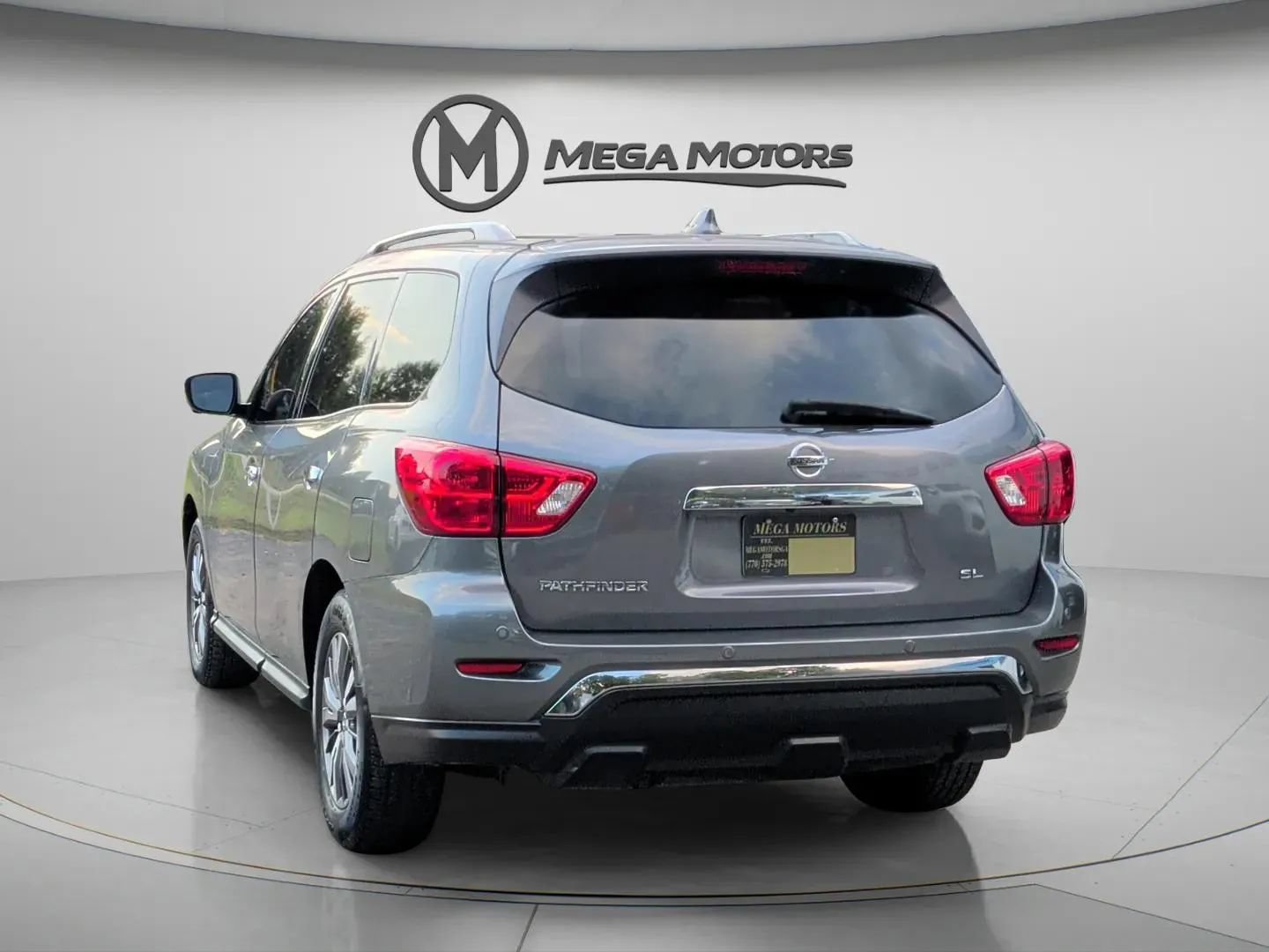 Used 2020 Nissan Pathfinder SL FWD image 5