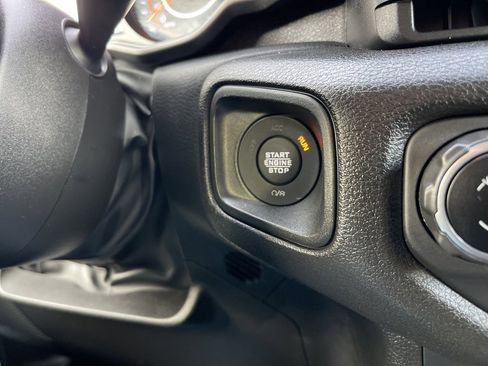 Used 2024 Jeep Gladiator Sport image 12