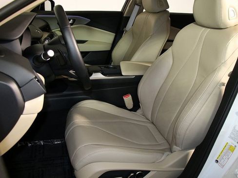 Used 2025 Acura TLX w/ Technology Package image 4