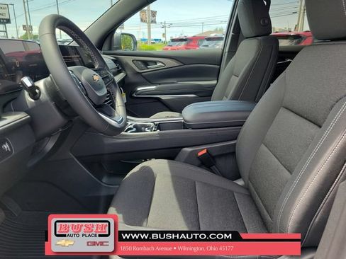 New 2026 Chevrolet Traverse LT w/ Driver Confidence Package FWD image 18