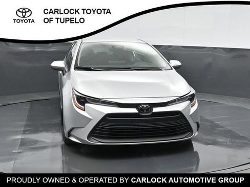 Used 2025 Toyota Corolla LE FWD image 7
