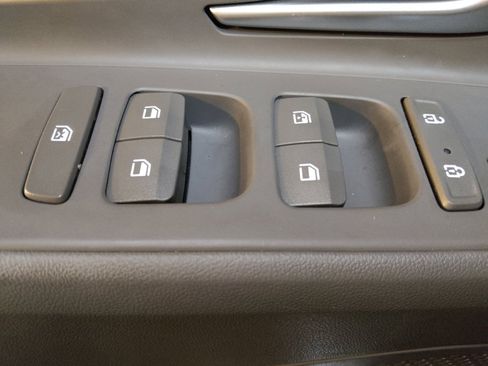 Used 2023 Hyundai Elantra SEL w/ Preferred Accessory Package image 27