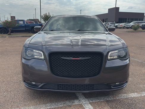 Used 2023 Chrysler 300 S RWD image 2