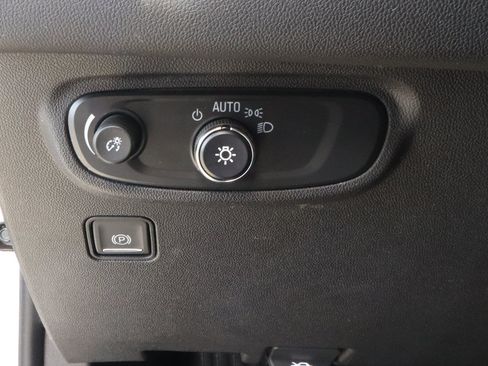 Used 2024 GMC Terrain SLE FWD image 15