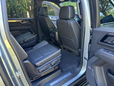 Used 2025 GMC Yukon XL Elevation RWD image 26