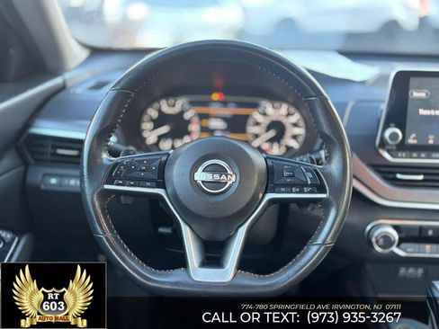 Used 2024 Nissan Altima 2.5 SR FWD image 13
