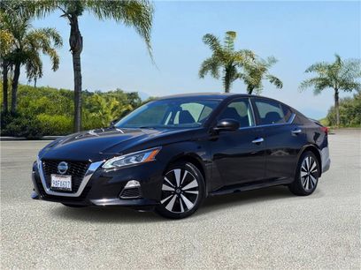 Used 2022 Nissan Altima 2.5 SV