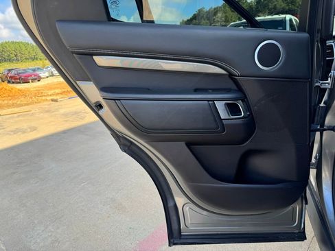 Used 2019 Land Rover Discovery HSE Luxury image 26