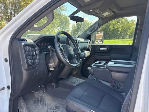 Used 2023 Chevrolet Silverado 2500 Custom w/ Custom Convenience Package AWD/4WD image 14
