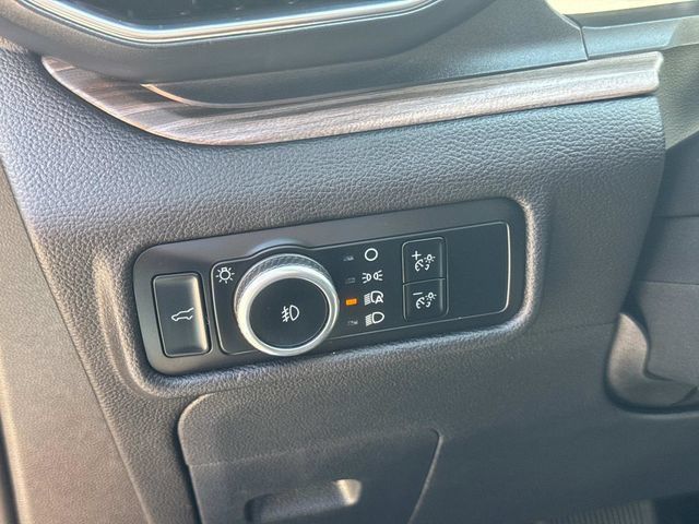 Used 2023 Ford Explorer Limited w/ Equipment Group 301A AWD/4WD image 30